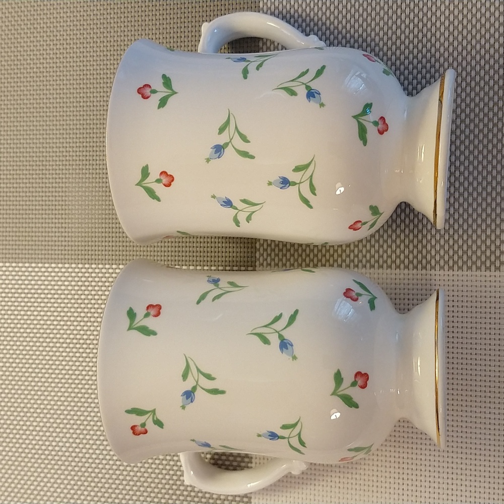 Pair of Royal Victoria Coffee Cups